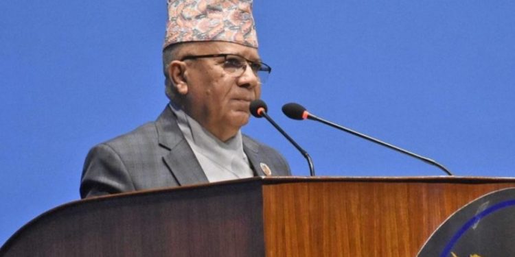 प्रधानमन्त्री प्रचण्डलाई माधव नेपालको प्रश्न– ‘संविधानप्रतिको प्रतिवद्धता छ कि छैन ?’