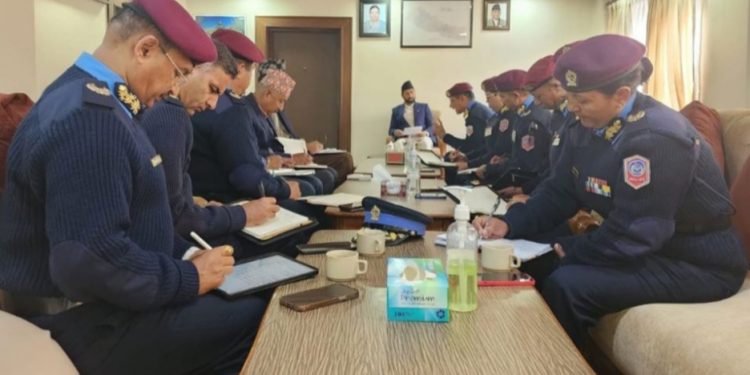 पीडितको पक्षमा खम्बा भएर उभिन डीआईजीहरूलाई गृहमन्त्री लामिछानेको निर्देशन