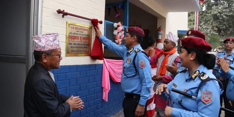 प्रहरी महानिरीक्षक सिंहद्वारा १ नम्बर प्रदेश प्रहरी अस्पतालको उद्घाटन