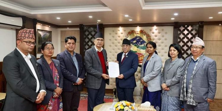 प्रधानमन्त्री प्रचण्ड एमाले मन्त्रीहरु बर्खास्त गर्ने तयारीमा थिए
