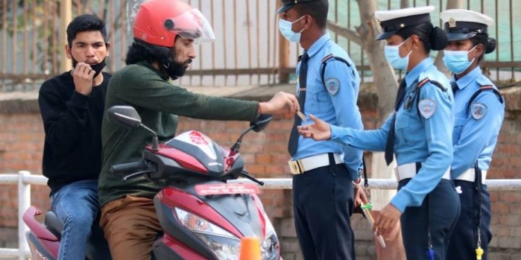 मधेस प्रदेशमा निगरानी बढाउँदै ट्राफिक प्रहरी : २० दिनमा १ करोड ५६ लाखभन्दा बढि राजश्व सङ्कलन