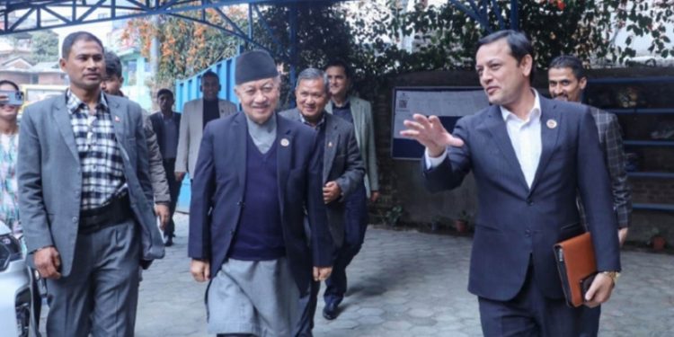 राष्ट्रपति चुनावमा भोट माग्दै नेम्बाङ पुगे रास्वपा कार्यालय