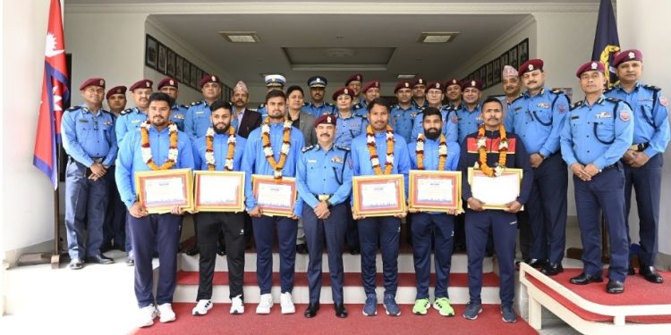 ६ जना क्रिकेटरलाई नेपाल प्रहरीको सम्मानित