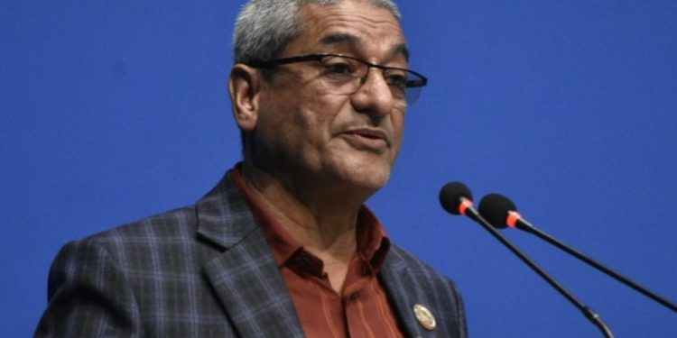 संविधान असफल गर्ने छुट कसैलाई छैन् : लेखक