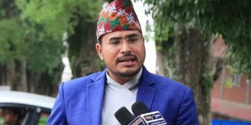 ज्ञानेन्द्र शाहीलाई माधव सापकोटाले भने- राजीनामा दिएर सडकमा जानुस्