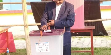 कांग्रेस उम्मेदवार खड्काले गरे मतदान
