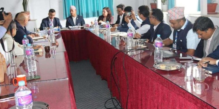 दूरदराजका जनतामा पुग्नेगरी वैकल्पिक ऊर्जालाई प्रवर्द्धन गर्नुपर्छ : ऊर्जामन्त्री खड्का