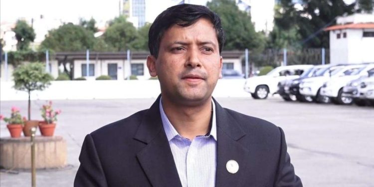 प्रचण्डले एक हिसावले राजनीतिबाट सन्यास लिनुभयो: प्रमुख सचेतक बर्तौला