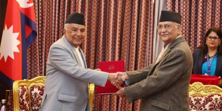 प्रधानमन्त्री ओलीले राष्ट्रपतिसमक्ष पेश गरे सरकारको वार्षिक प्रतिवेदन