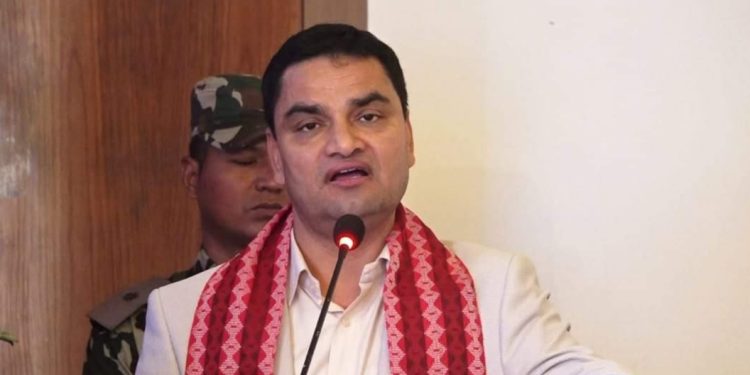 ‘संघीय र प्रादेशिक अस्पतालहरु पूर्ण क्षमतामा सञ्चालन गर्ने वातावरण बनाउनुपर्छ’