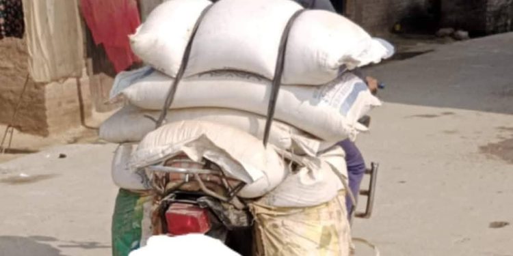 महोत्तरीको रघुनाथपुर नाकाबाट व्यापक तस्करी, सशस्त्र र नेपाल प्रहरीकै मिलेमतोको आरोप