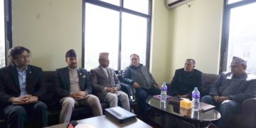 कानूनमन्त्री सिन्हालाई लिएर कांग्रेस कार्यालयमा पुगे सञ्चारमन्त्री जगदीश खरेल